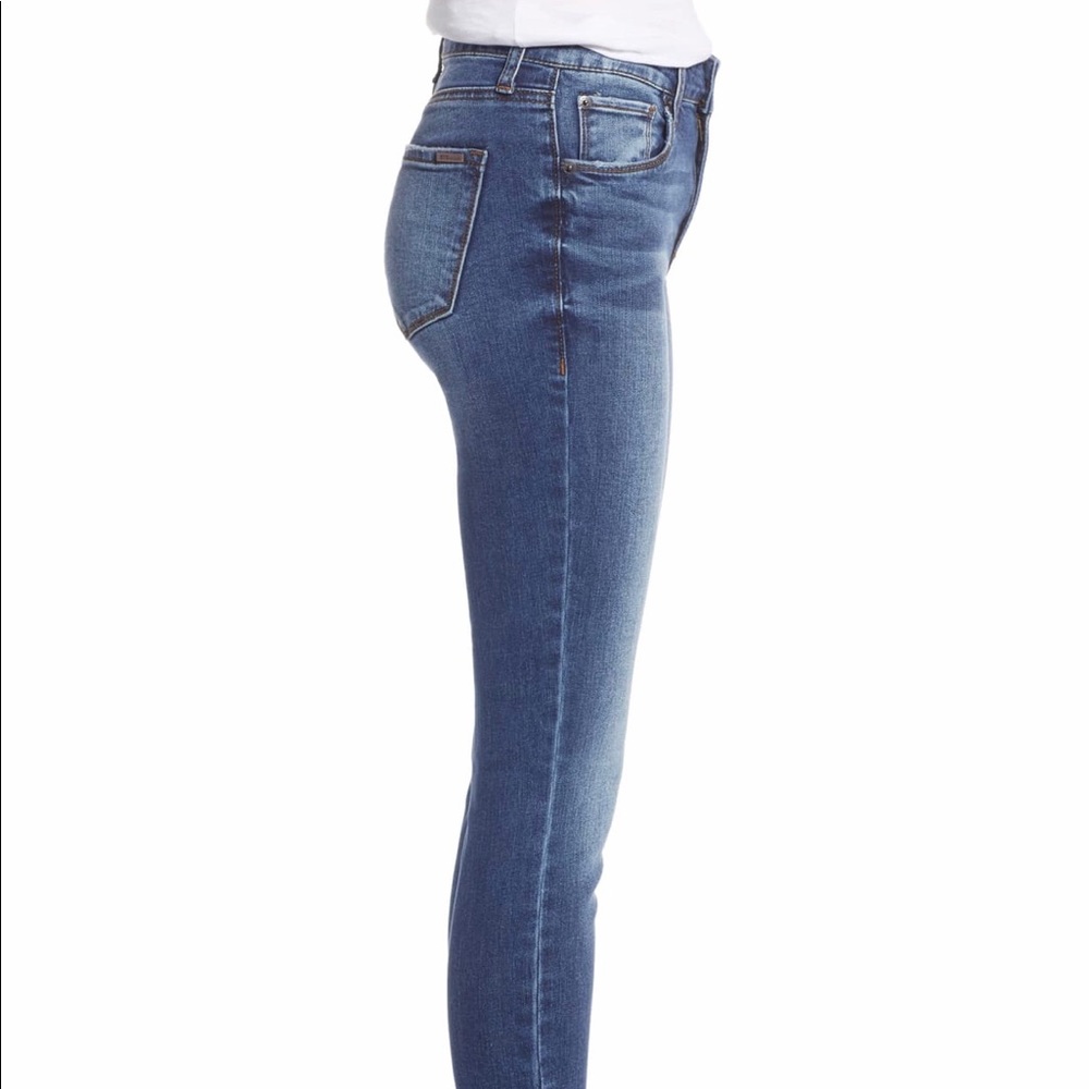 Brand new. STS blue size 27 jeans fringe bottom
